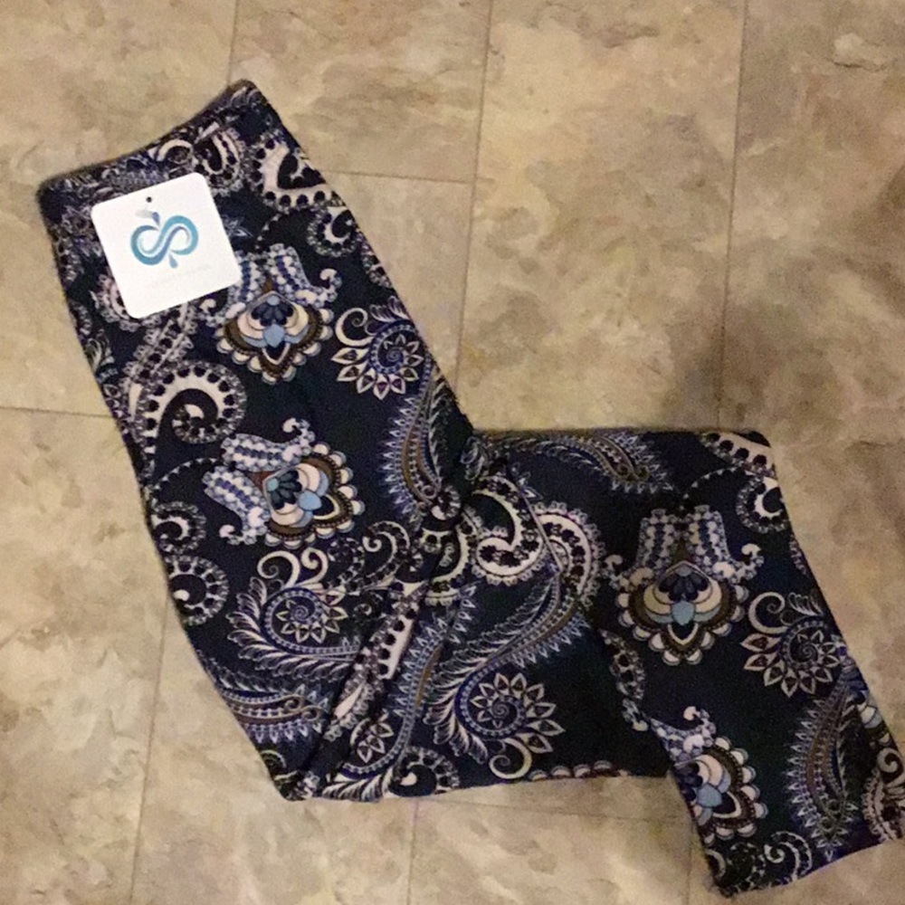 New Paisley Legging - Picture 3 of 3